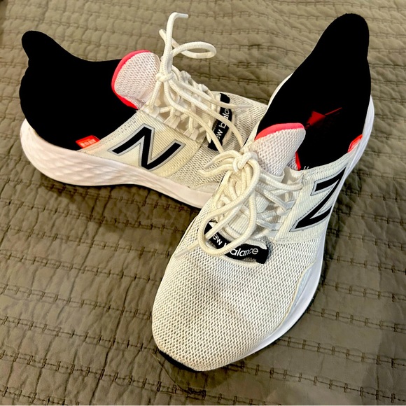 New Balance Shoes - New balance fresh foam roav size7